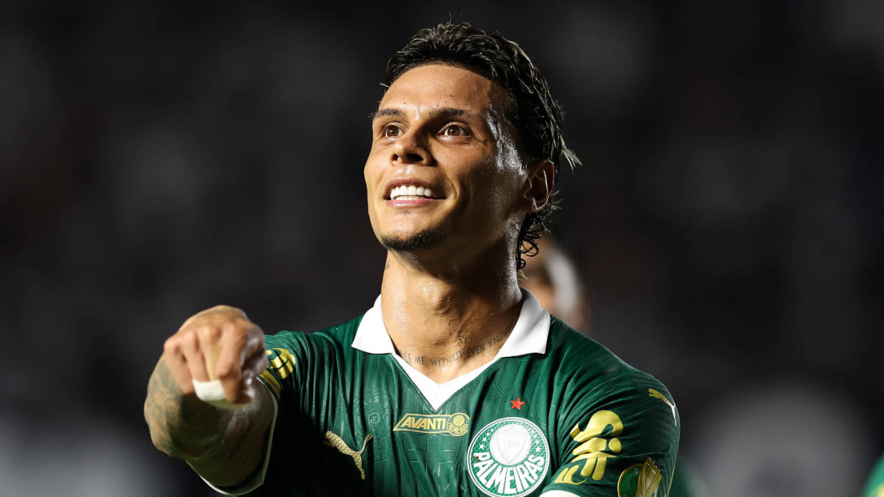 Richard Ríos comemorando gol contra o Santos.