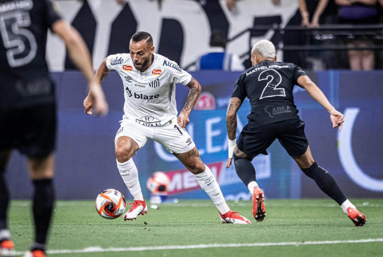 O Santos perdeu por 2 a 1 para o Corinthians na Neo Química Arena