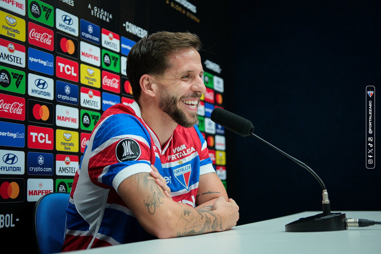 O meio-campista Lucas Sasha concedeu entrevista coletiva antes da partida diante do Racing, pela estreia na Libertadores.