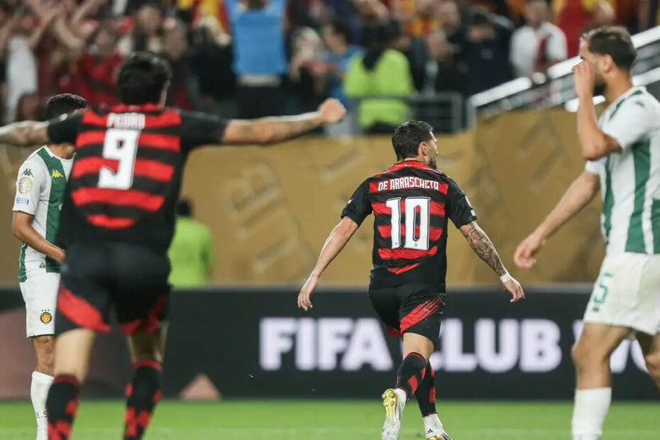 Jogos de Hoje: Arrascaeta comemora seu gol contra o Espérance, da Tunísia, pela Copa do Mundo de Clubes!